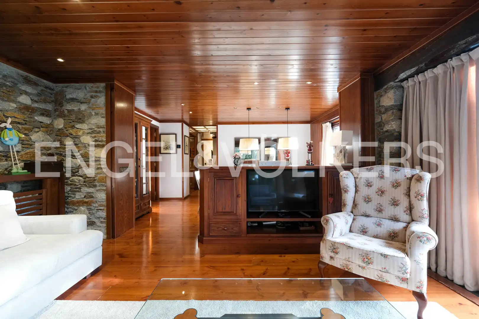Sala de estar de Piso en venta en Naut Aran con Trastero y Balcón