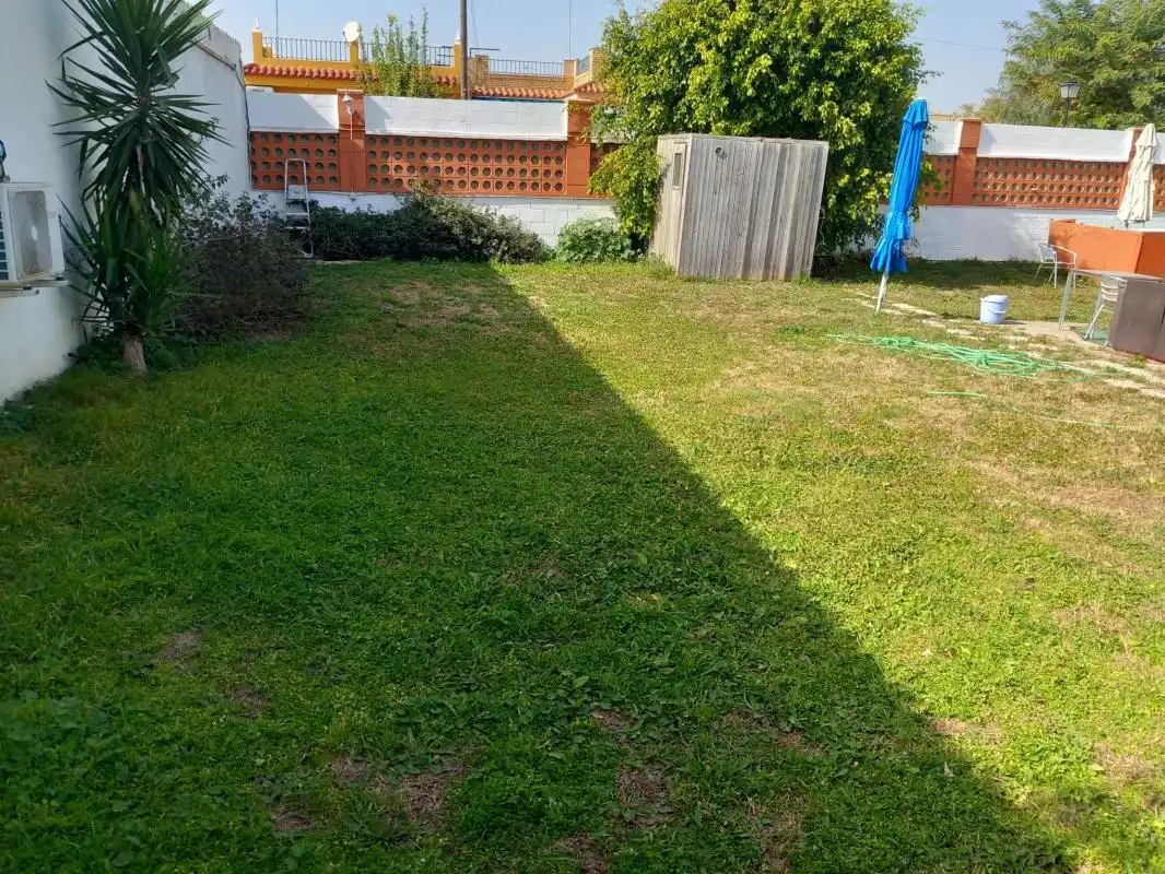 Casa o xalet en venda en Alcalá de Guadaira amb Aire condicionat, Calefacció i Jardí privat