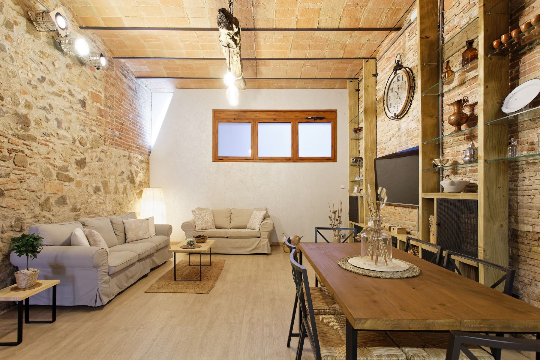 Living room of Study for sale in  Barcelona Capital  with Air Conditioner, Heating and Storage room