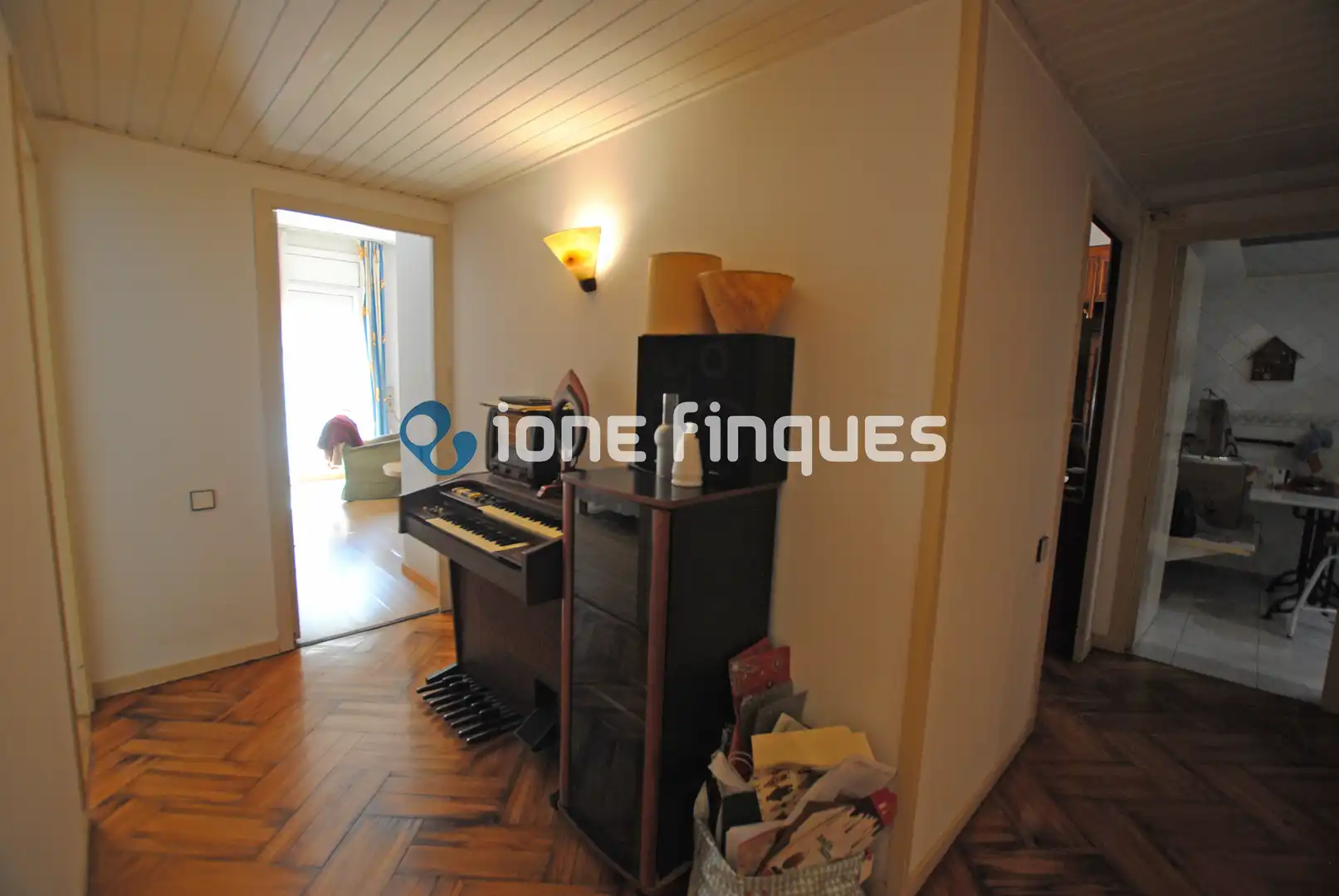 Wohnung zum Verkauf in Barcelona mit Heizung, Privatgarten und Abstellraum