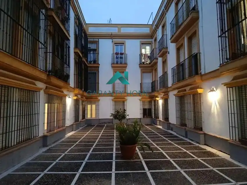 Vista exterior de Piso en venta en Sevilla con Trastero y Balcón