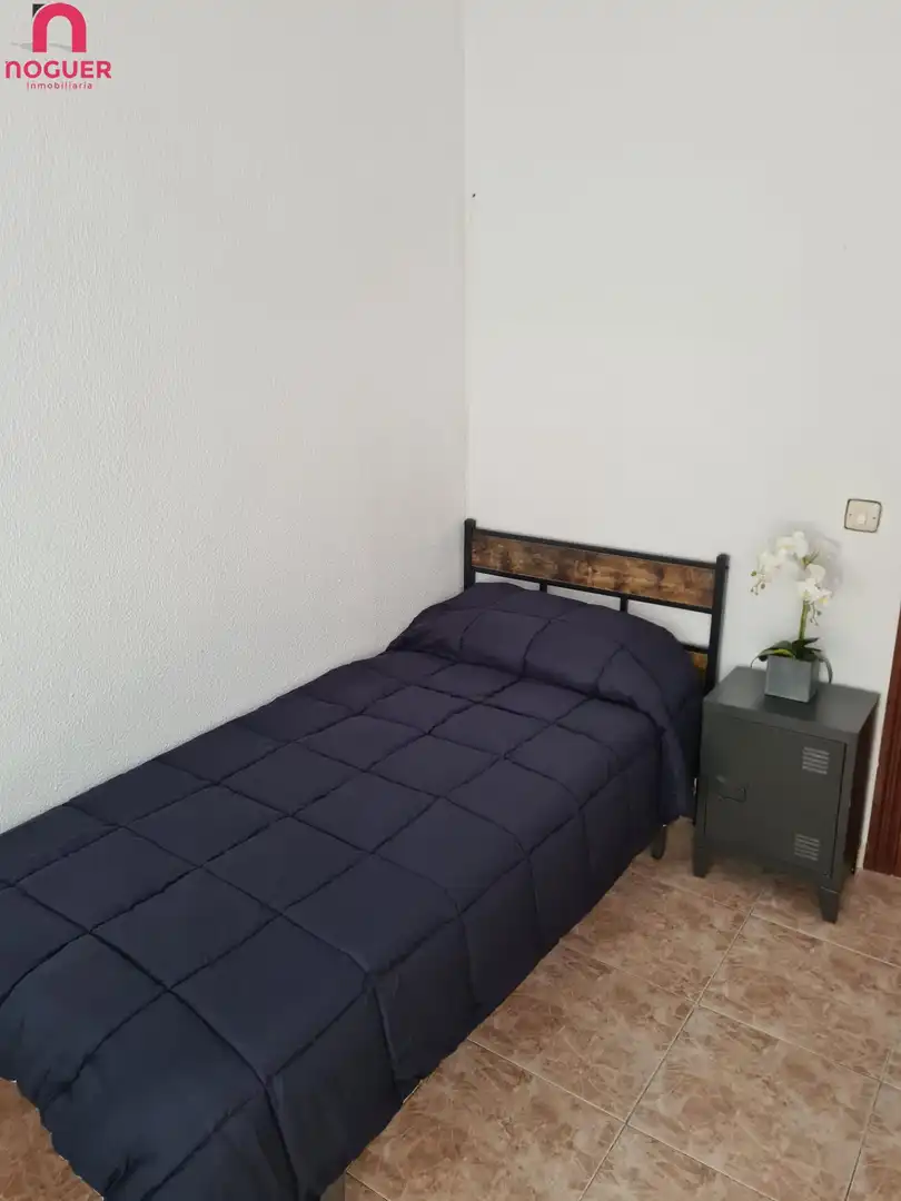 Bedroom of Flat for rent in Córdoba  with Heating and Furnished