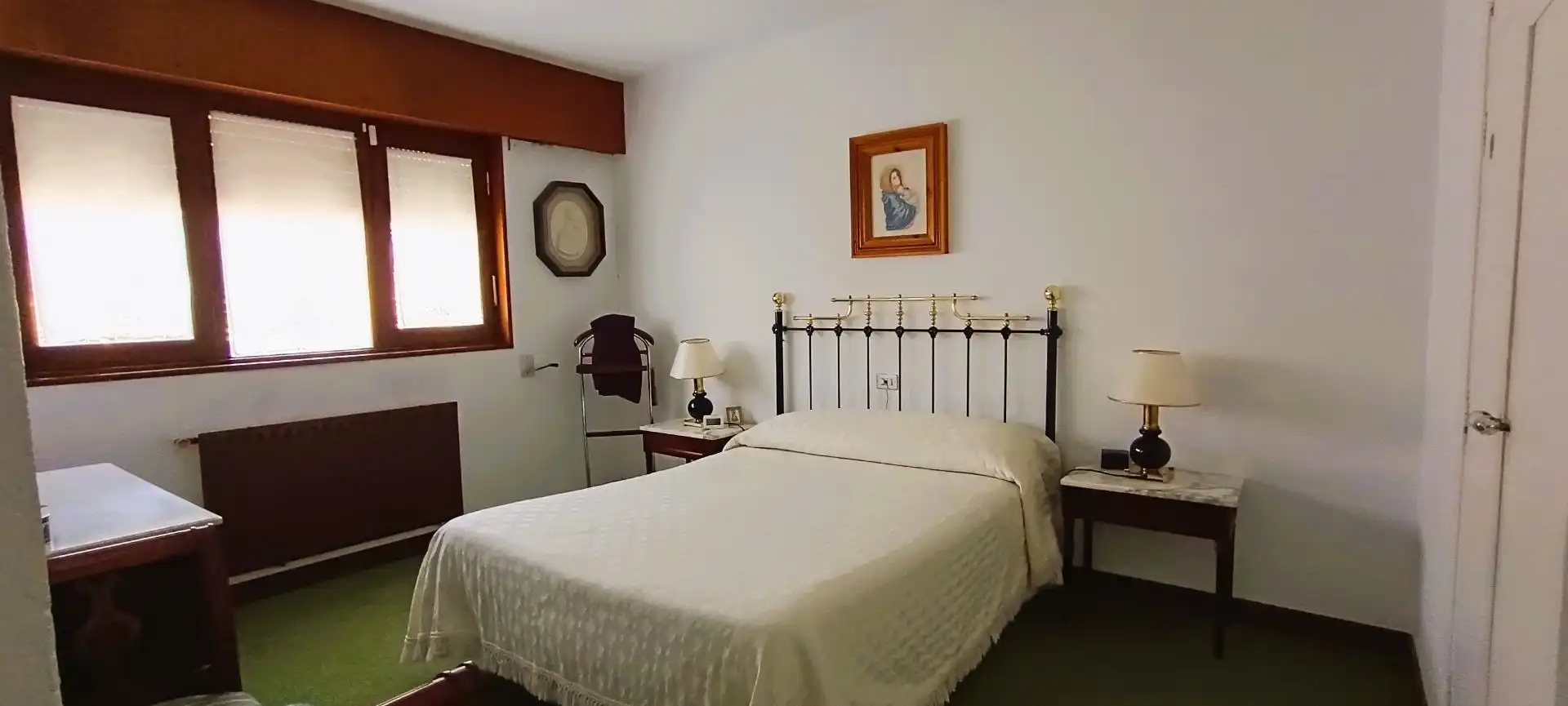 Dormitori de Casa o xalet en venda en Oleiros amb Calefacció, Terrassa i Balcó