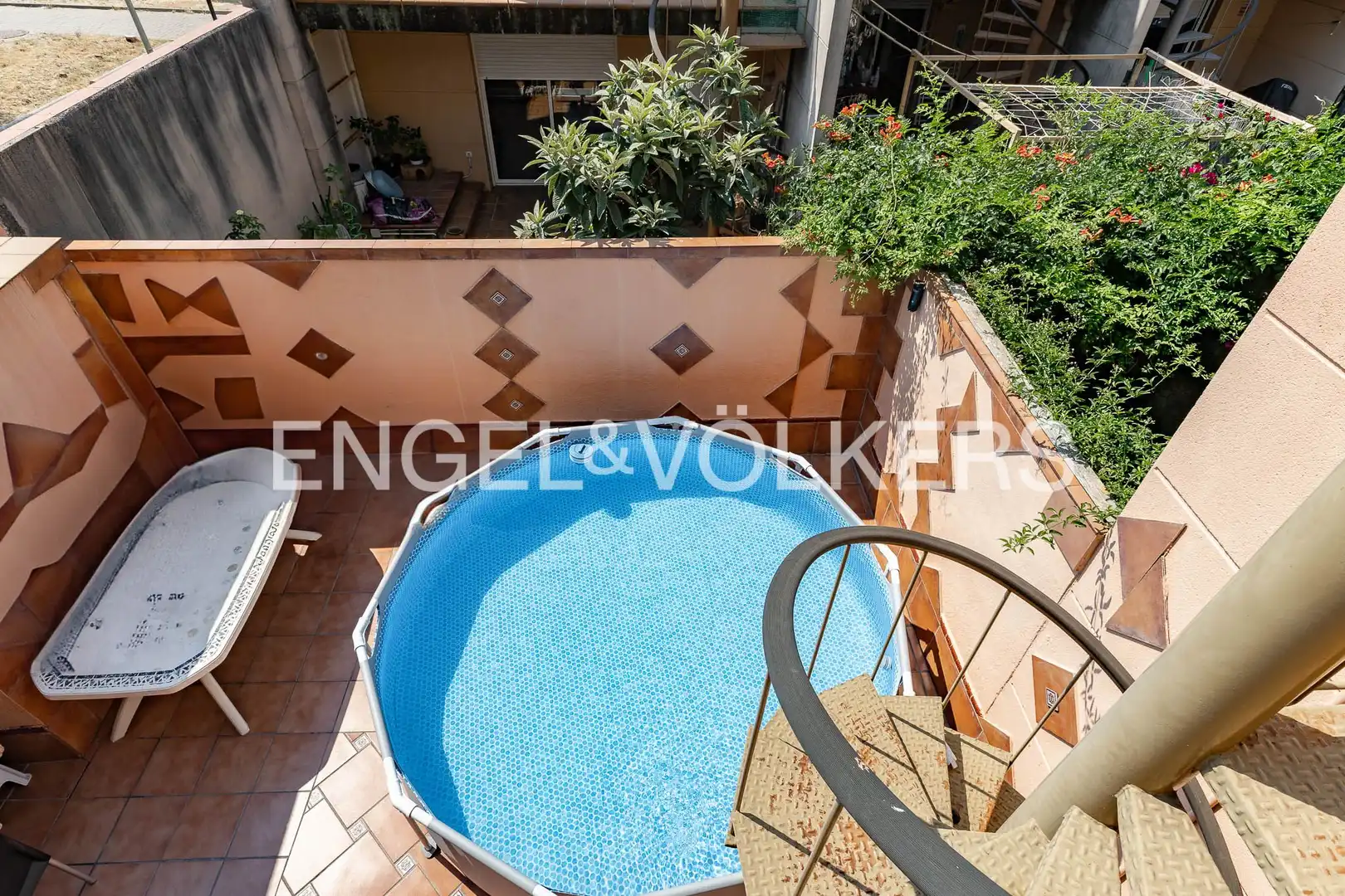 Piscina de Casa adosada en venta en Castellar del Vallès con Aire acondicionado, Calefacción y Terraza