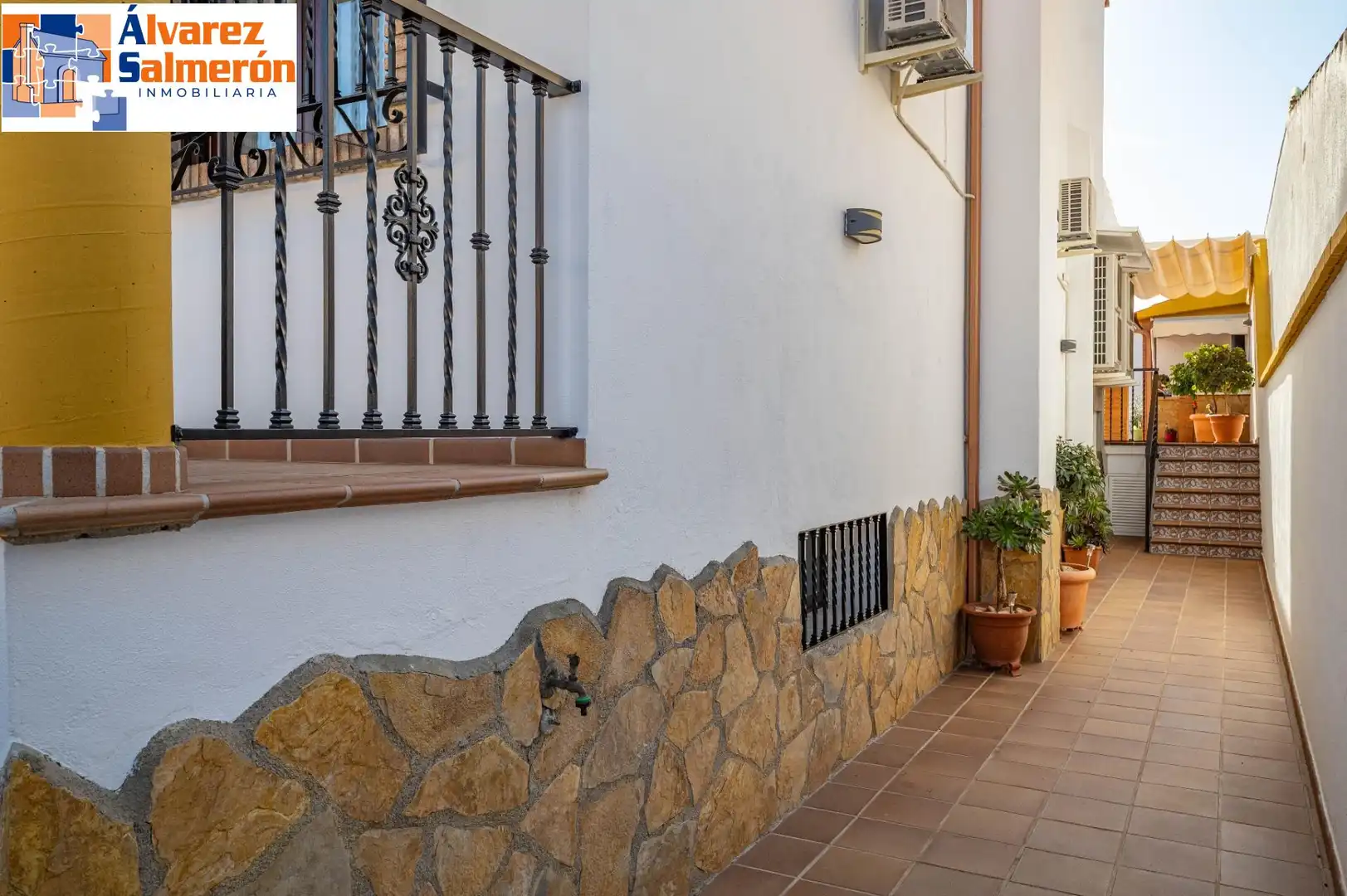 Vista exterior de Casa o xalet en venda en Albolote amb Aire condicionat, Calefacció i Terrassa