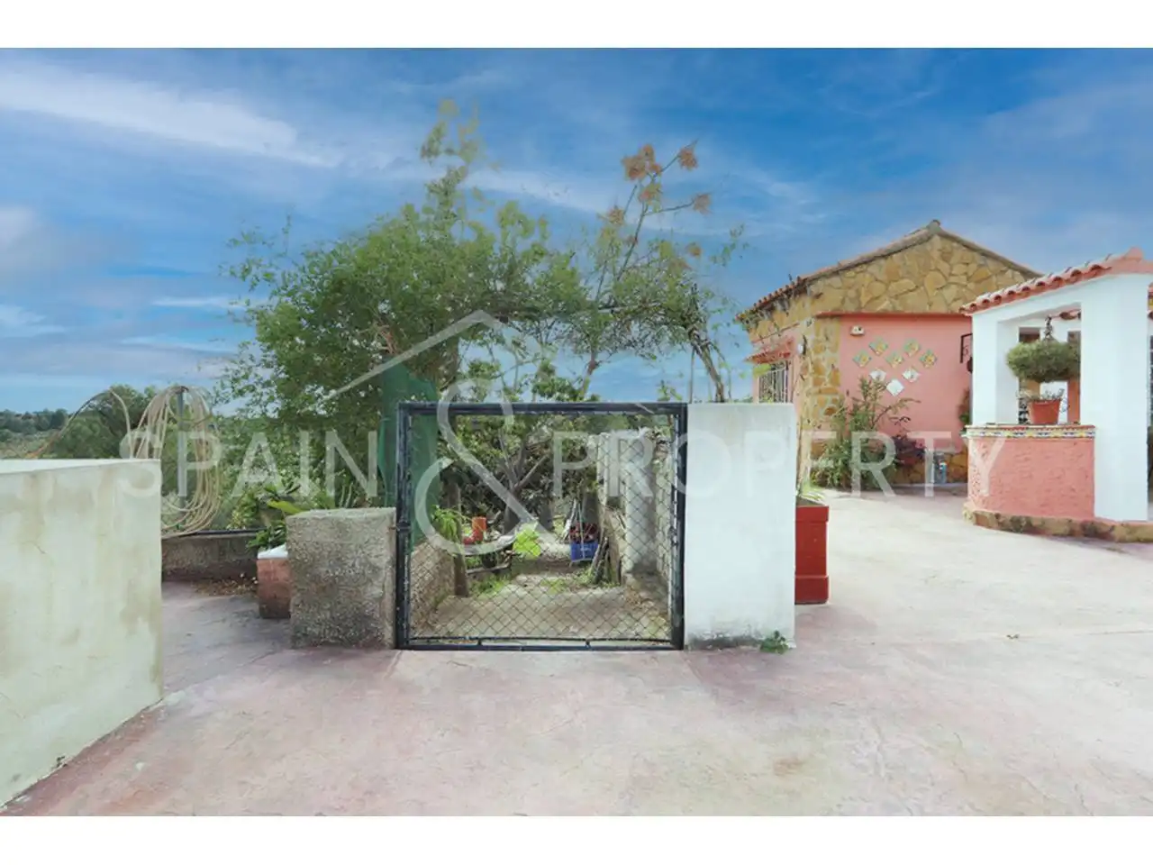 Houses for sale in Torrent  with Air Conditioner, Heating and Private garden