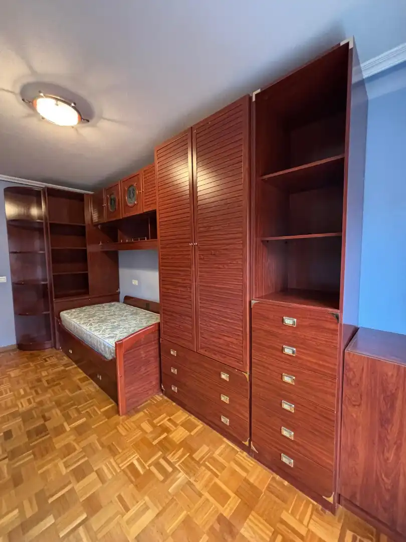 Habitación de Piso en venta en Gijón  con Calefacción, Parquet y Trastero