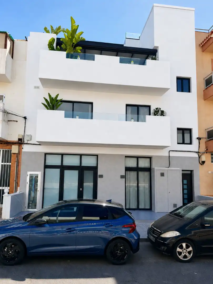 Vista exterior de Loft en venda en Granadilla de Abona amb Aire condicionat, Terrassa i Moblat