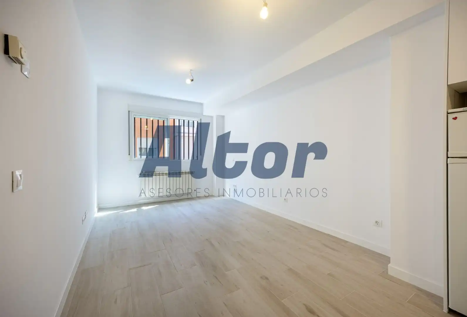 Bedroom of Flat for sale in Madrid  with Air Conditioner, Heating and Storage room