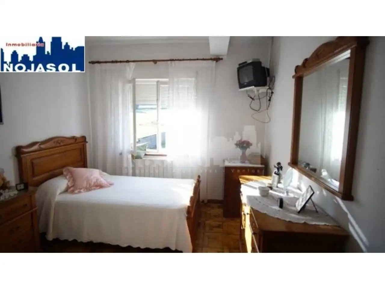 House with garden for sale in Calle Arnuero, imagen 38