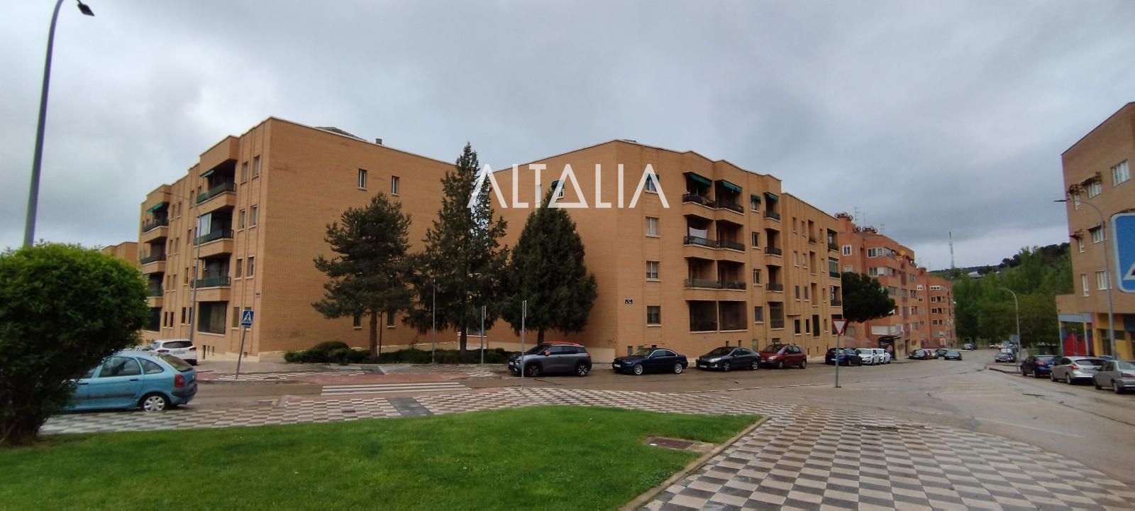 Vista exterior de Pis en venda en Cuenca Capital amb Calefacció, Traster i Balcó