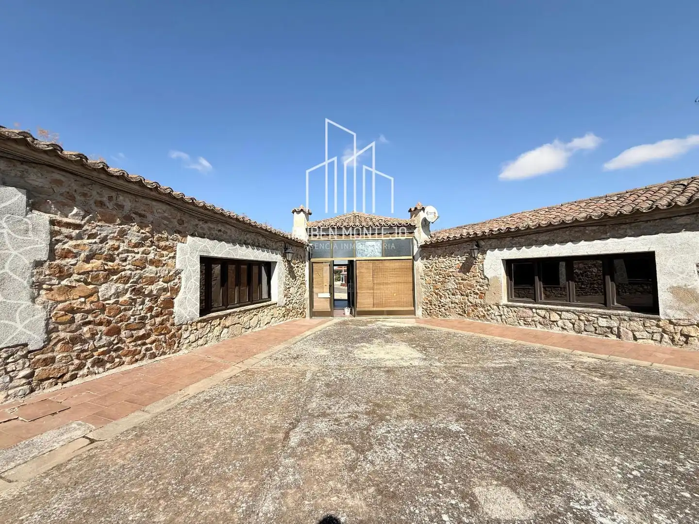Vista exterior de Local en venta en Robliza de Cojos con Terraza