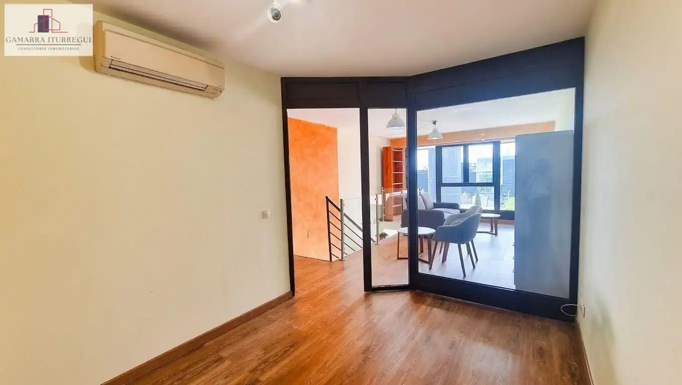 Office for rent in Tres Cantos  with Air Conditioner, Heating and Furnished