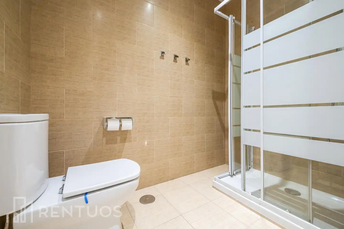 Badezimmer von Erdgeschoss zur Miete in San Agustín del Guadalix mit Klimaanlage, Heizung und Terrasse