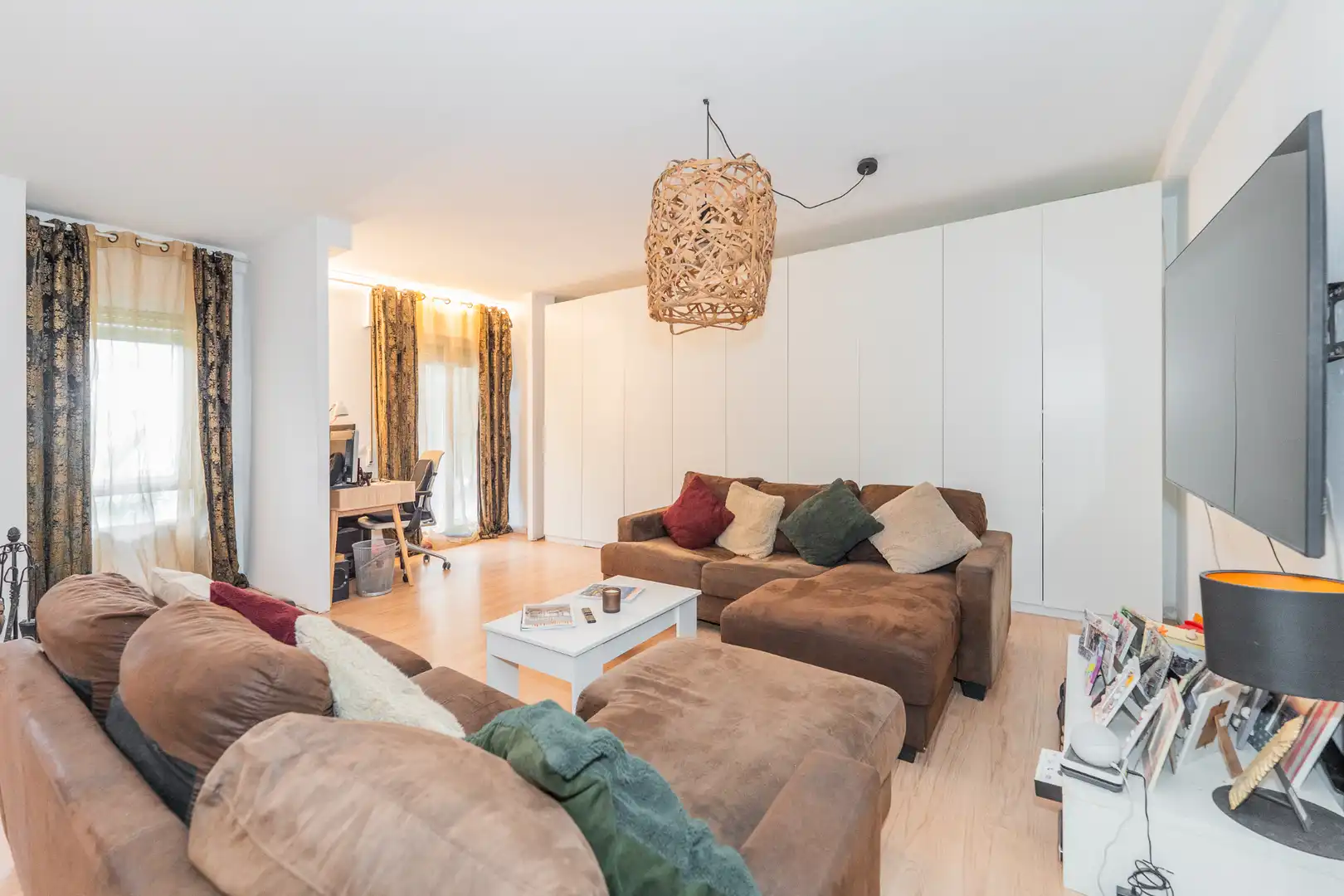 Living room of Detached homes for sale in Ciudalcampo  with Air Conditioner, Heating and Private garden