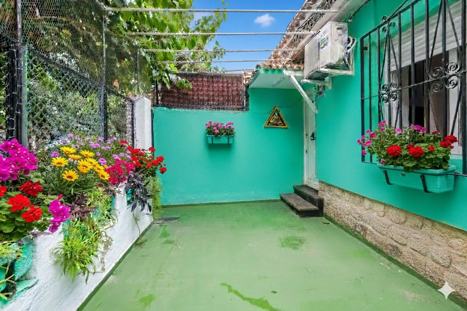 Terrasse von Einfamilien-Reihenhaus zum Verkauf in Benidorm mit Klimaanlage, Terrasse und Abstellraum
