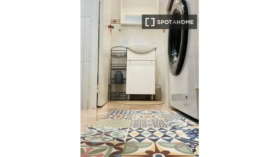 Baño de Piso de alquiler en Madrid con Aire acondicionado, Calefacción y Amueblado