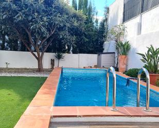 Swimming pool of Flat for sale in Badalona  with Air Conditioner, Heating and Parquet flooring