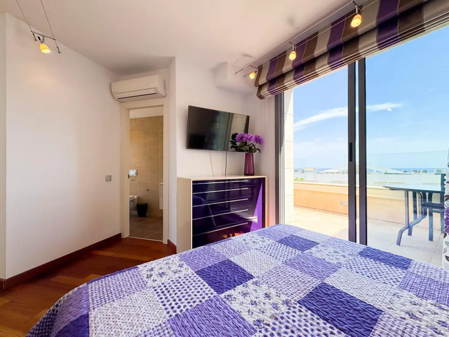Habitación de Casa o chalet en venta en Torredembarra con Aire acondicionado, Calefacción y Jardín privado