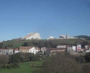 Vista exterior de Casa o xalet en venda en Santiago de Compostela  amb Balcó