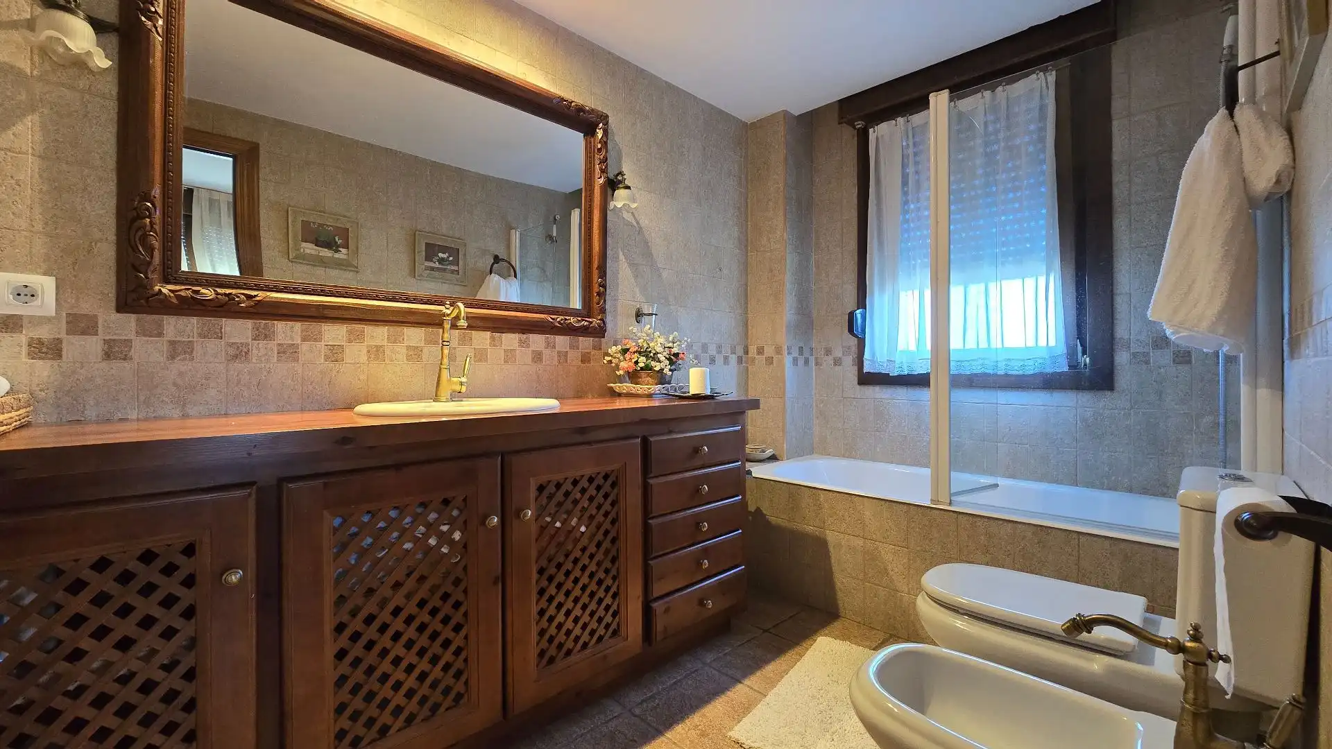 Bathroom of Houses for sale in Llanes  with Heating, Private garden and Terrace