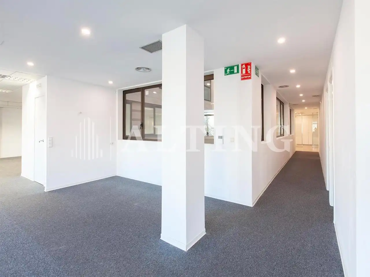 Office space with lift to rent in Catalunya, imagen 42