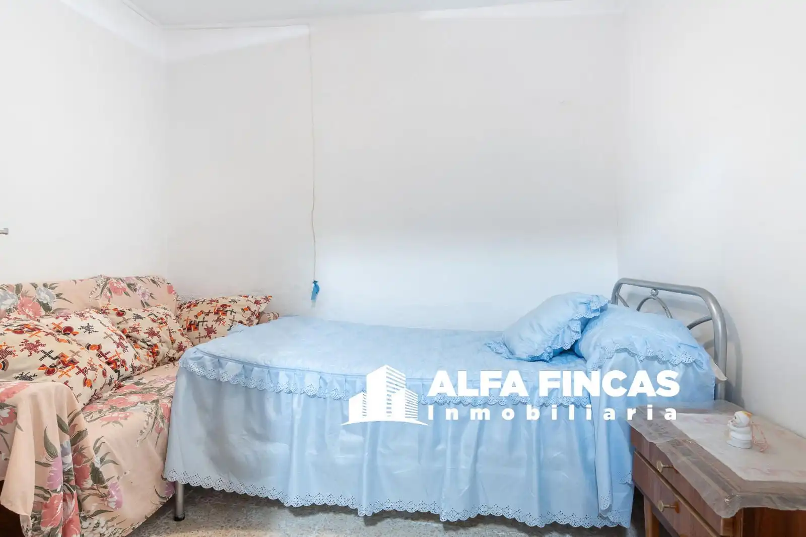 Dormitori de Casa o xalet en venda en El Picazo   amb Jardí privat i Traster