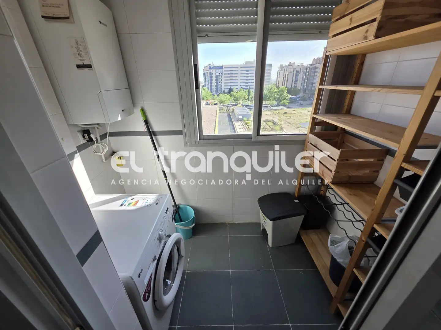 Bedroom of Flat for rent in Madrid  with Air Conditioner, Parquet flooring and Storage room