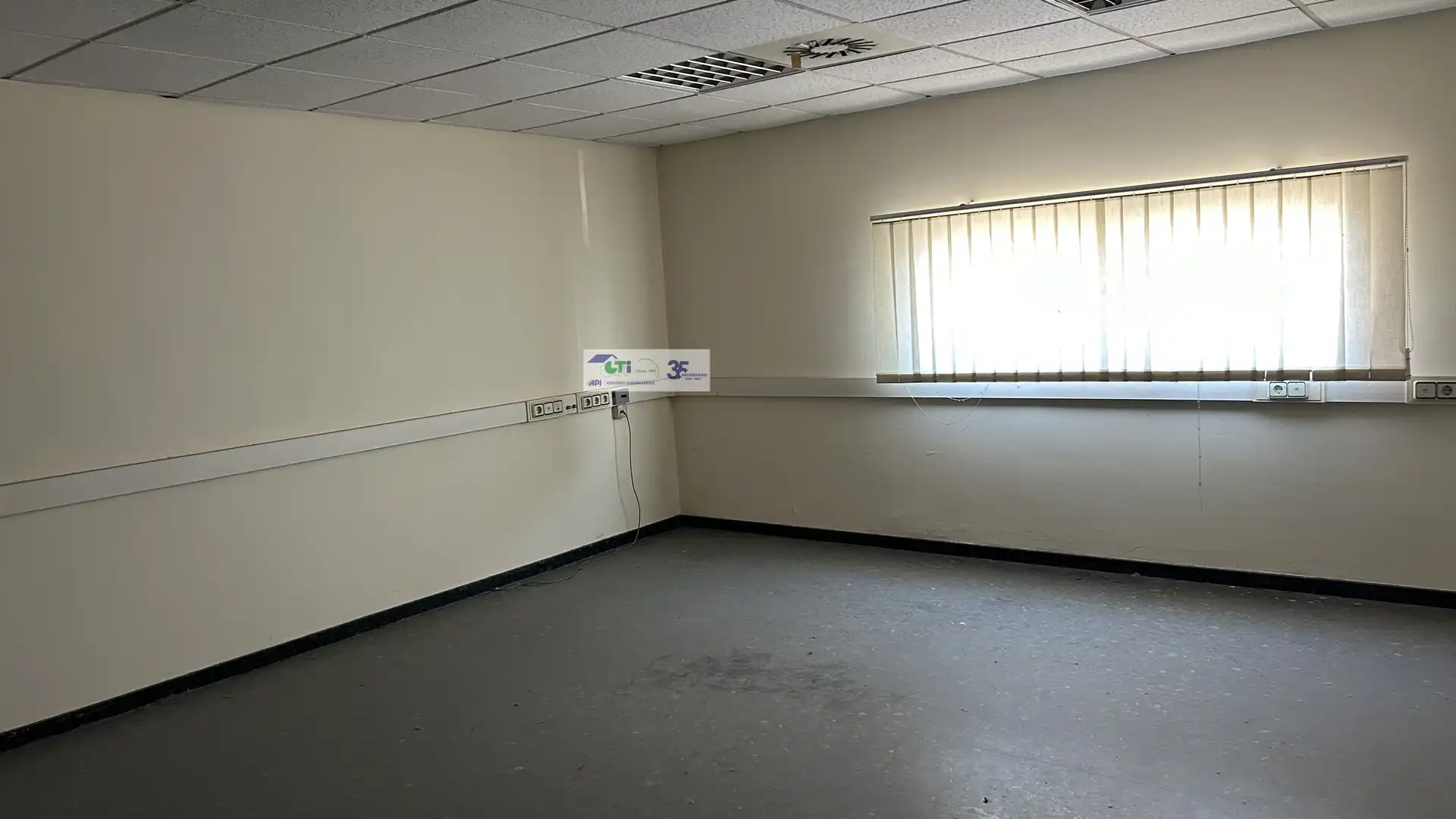 Fabrikhallen zur Miete in Utebo