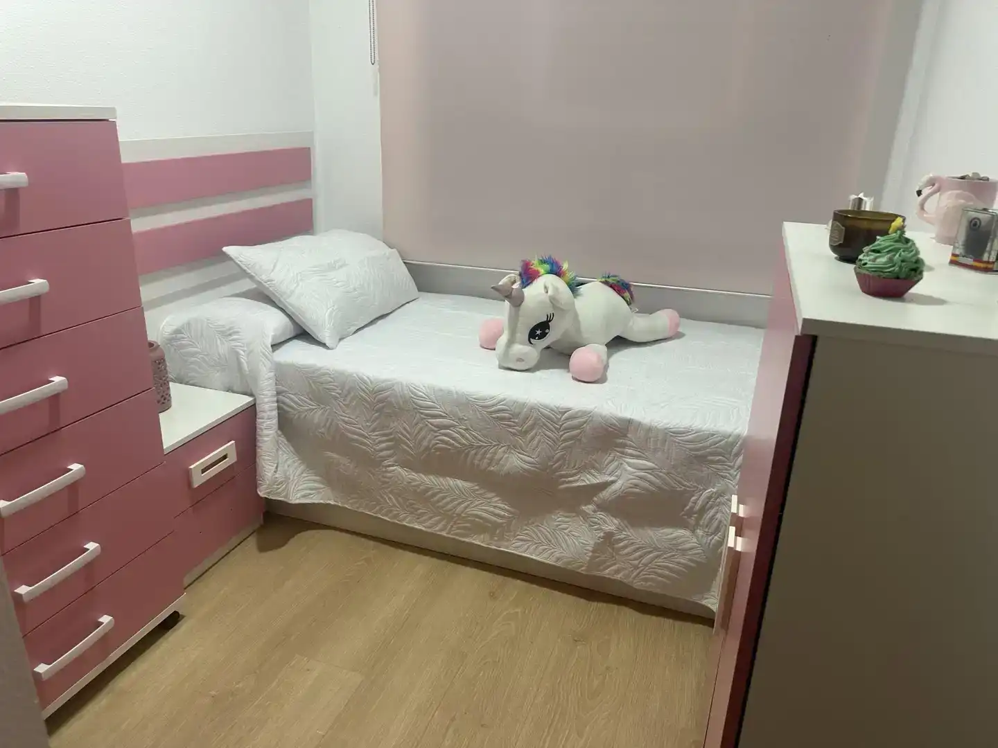Bedroom of Flat for share in Valencia  with Air Conditioner, Private garden and Parquet flooring