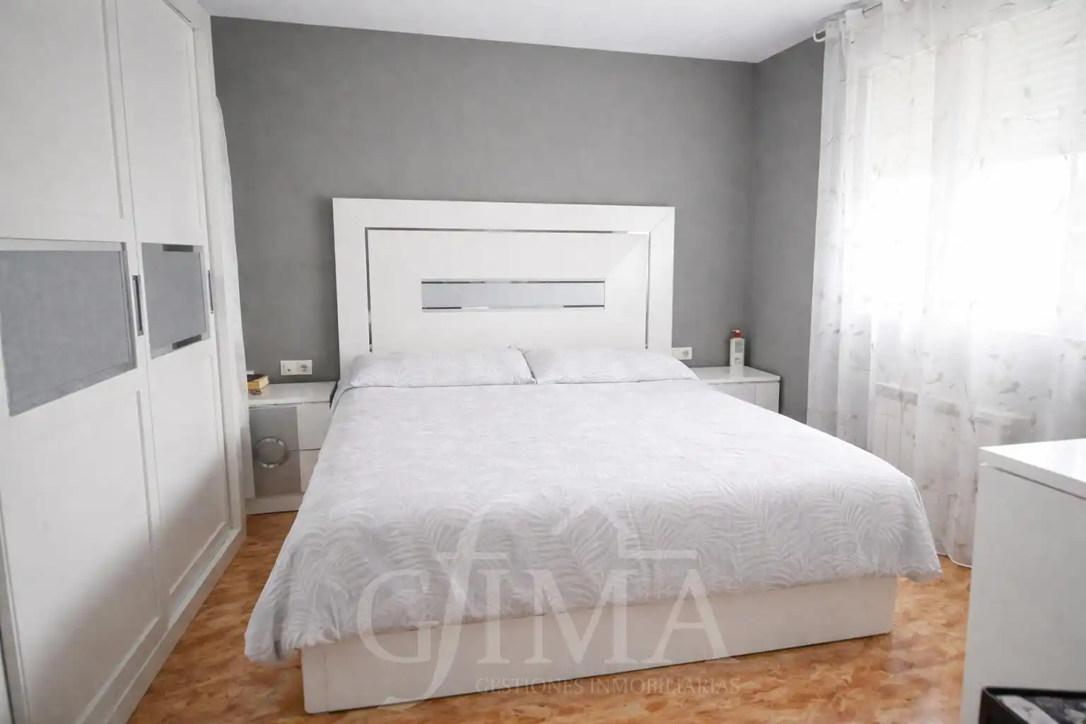 Dormitori de Casa o xalet en venda en Tomelloso amb Aire condicionat, Calefacció i Terrassa