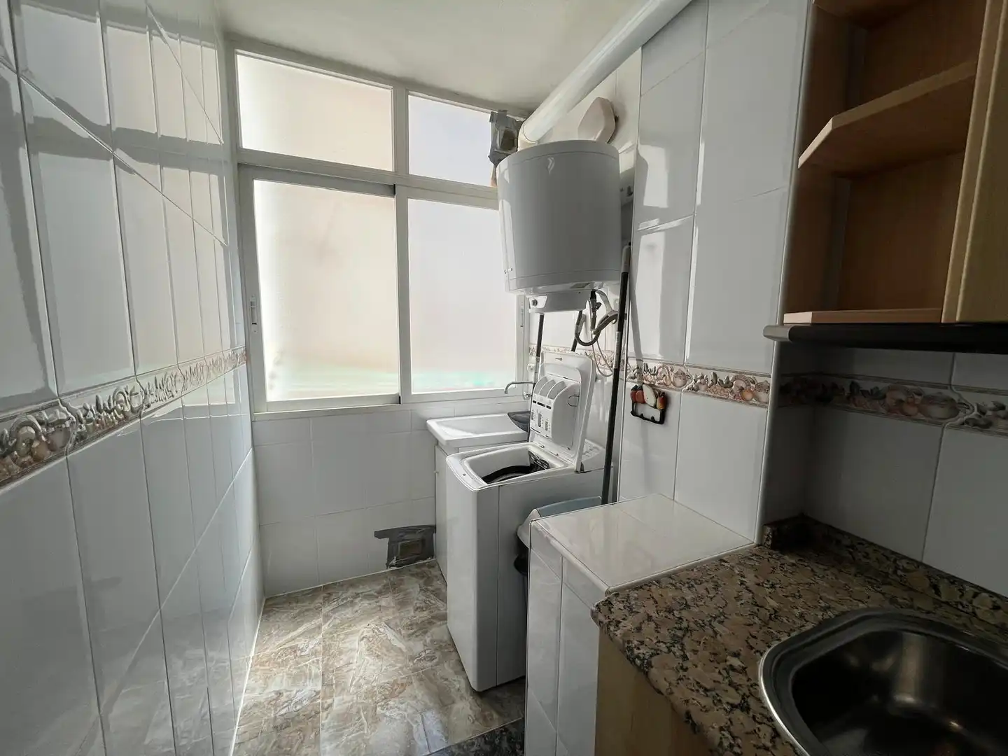 Baño de Piso en venta en Cartagena con Aire acondicionado, Amueblado y Balcón