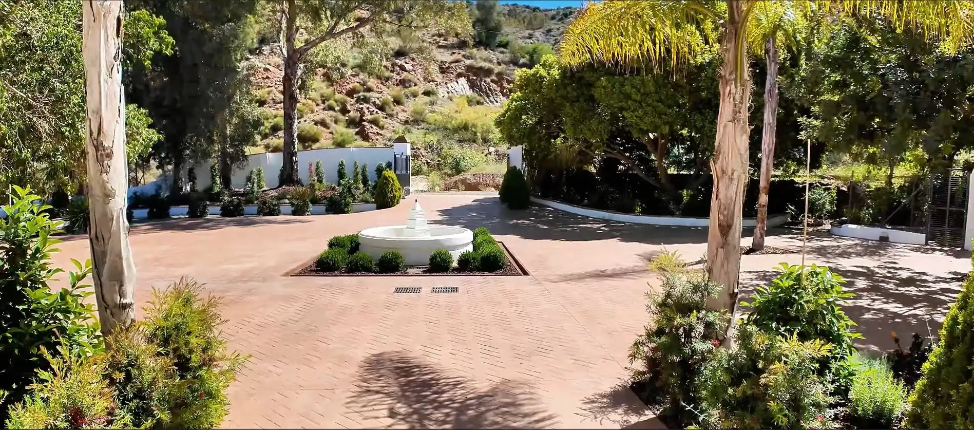 Vista exterior de Finca rústica en venda en Álora amb Aire condicionat, Calefacció i Jardí privat