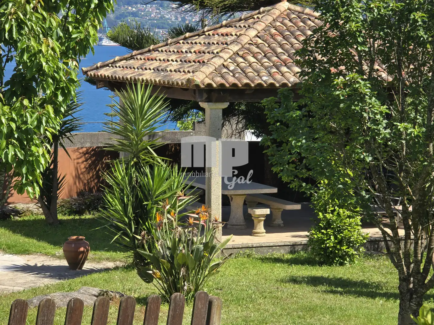Jardí de Finca rústica en venda en Moaña amb Jardí privat, Traster i Moblat