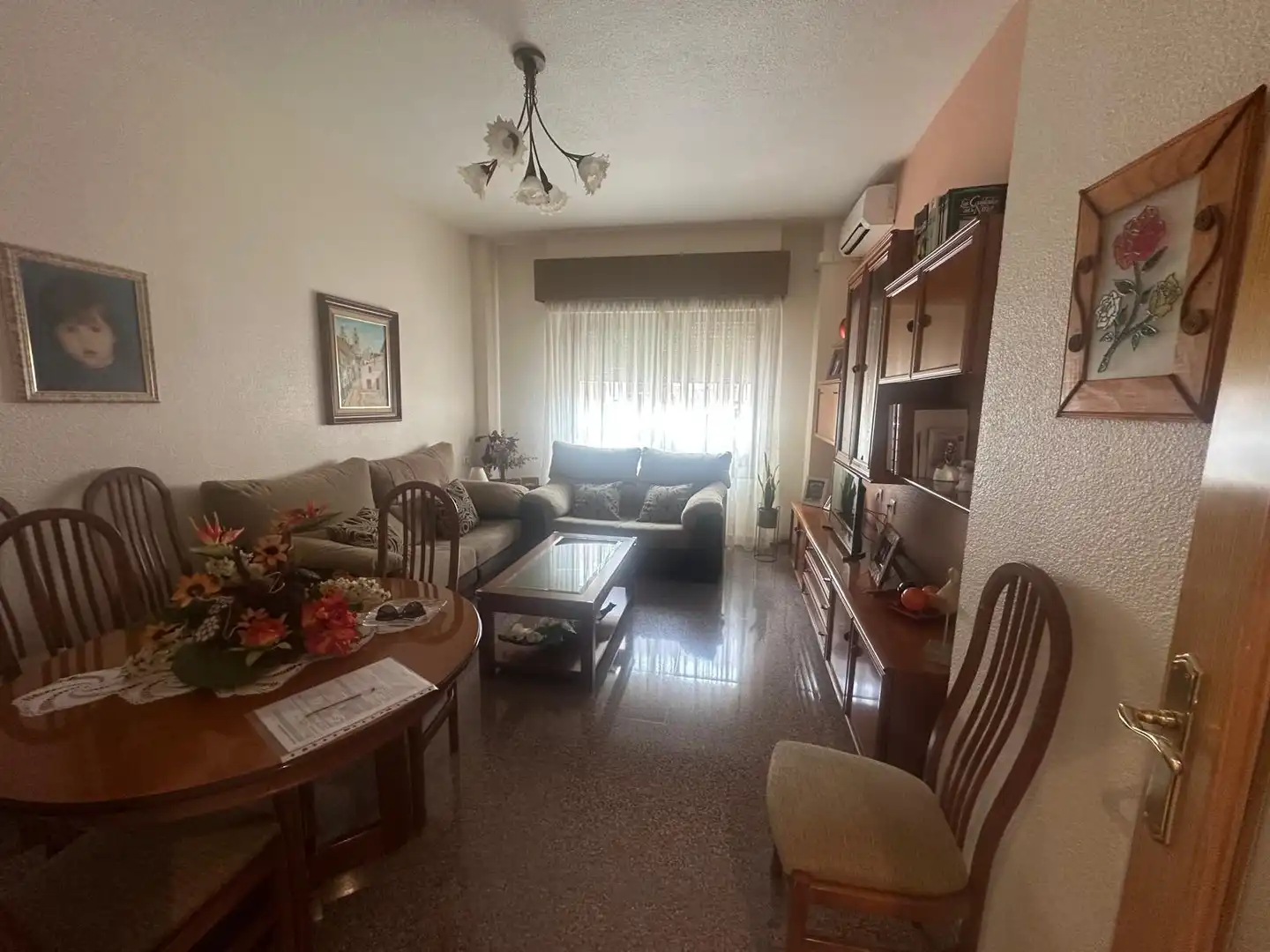Wohnzimmer von Erdgeschoss zum Verkauf in Elda mit Klimaanlage