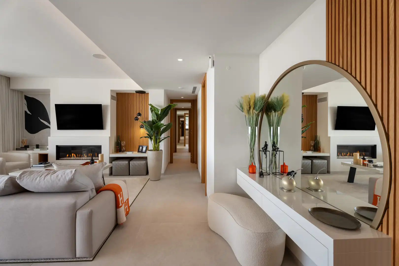Living room of Apartments for sale in Benahavís  with Air Conditioner, Terrace and Storage room