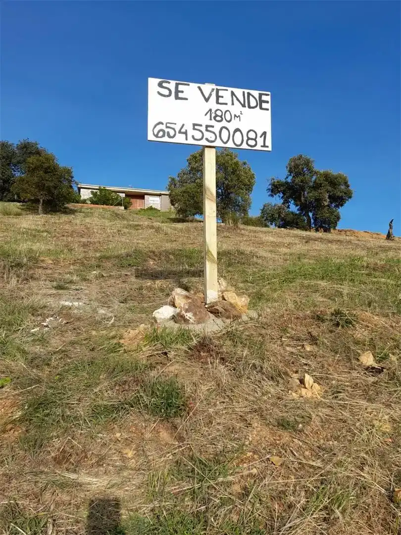 Grundstücke zum Verkauf in Cañamero, Cáceres