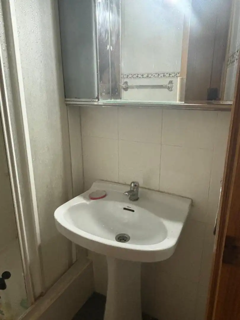Badezimmer von Wohnung zum Verkauf in Valencia mit Balkon