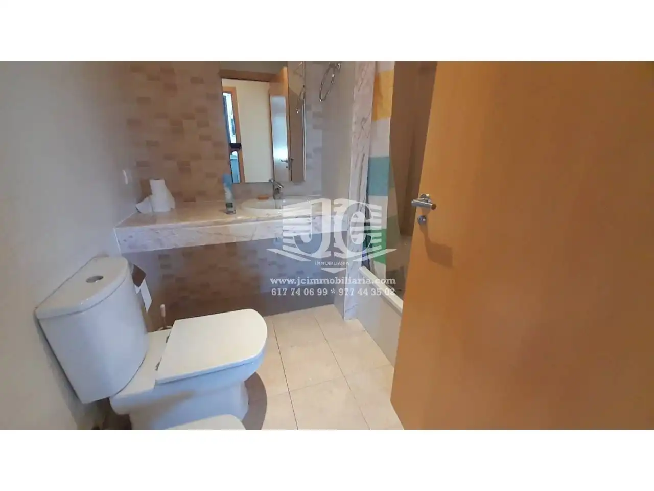 Baño de Piso de alquiler en Tortosa con Aire acondicionado, Terraza y Amueblado