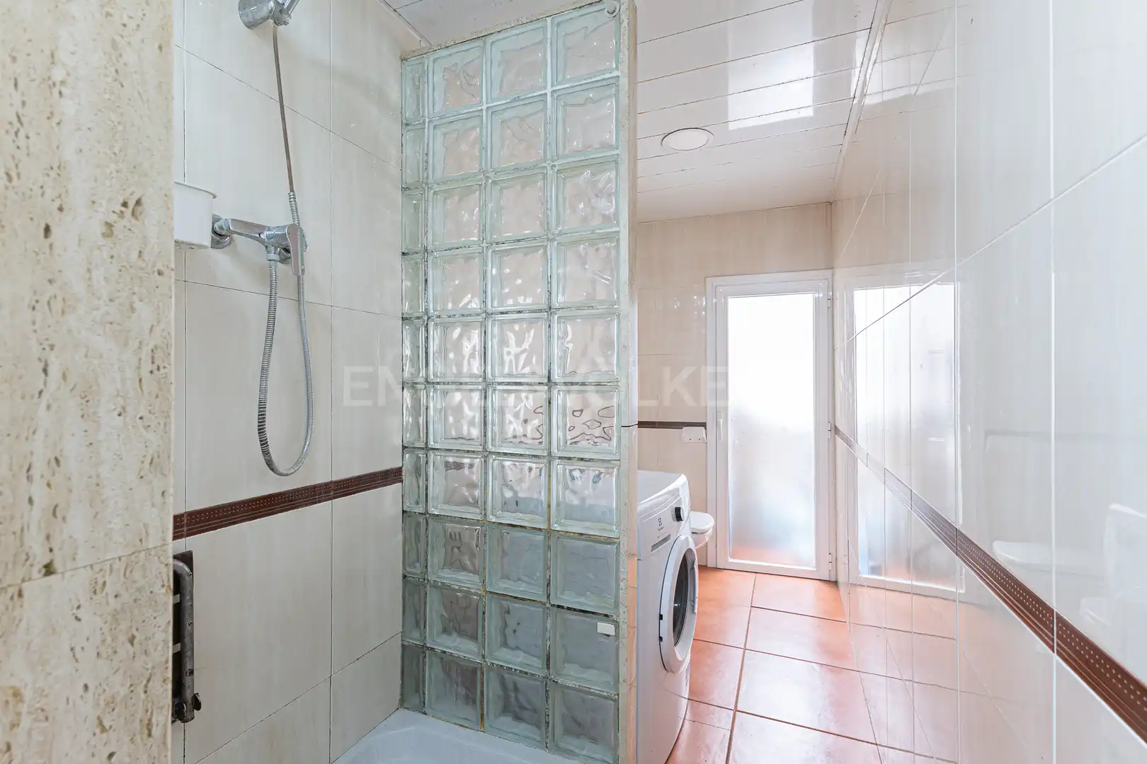 Bathroom of Flat for rent in Barcelona  with Air Conditioner, Heating and Furnished
