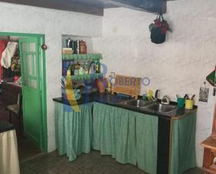 Cuina de Casa adosada en venda en Santa Cristina de Valmadrigal