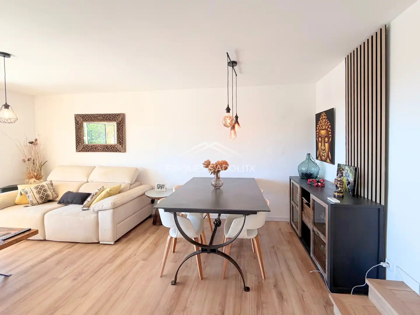 Sala d'estar de Planta baixa en venda en Castell d'Aro, Platja d'Aro i s'Agaró amb Aire condicionat, Calefacció i Jardí privat