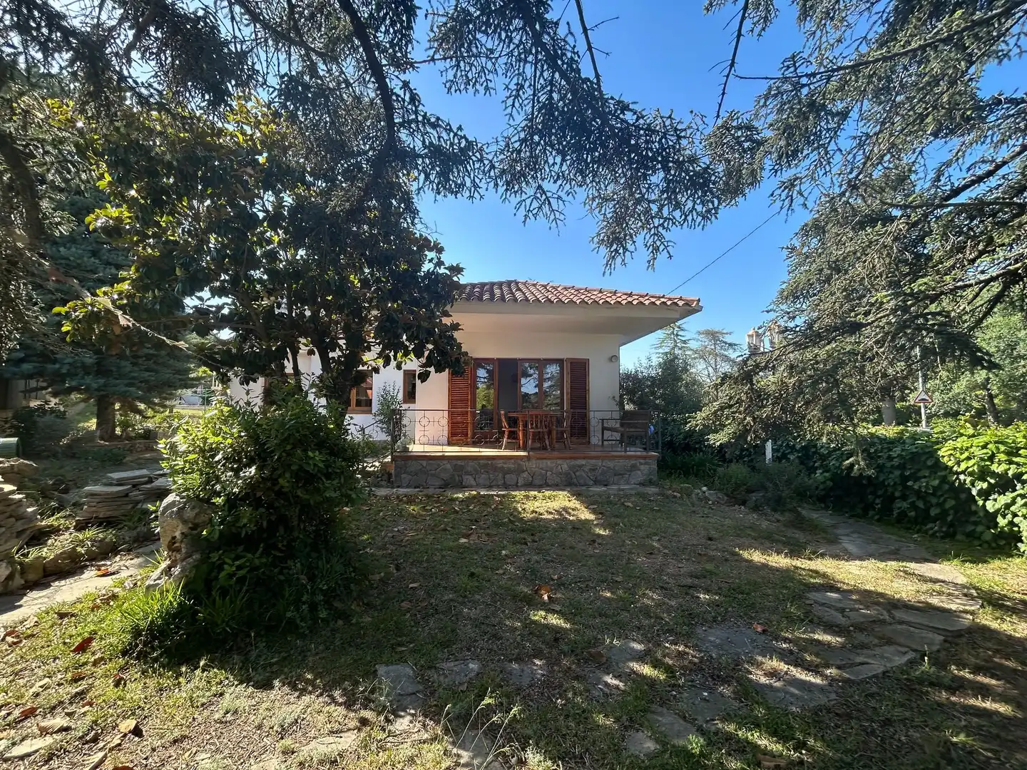 Vista exterior de Casa o xalet en venda en Begues amb Aire condicionat, Calefacció i Jardí privat