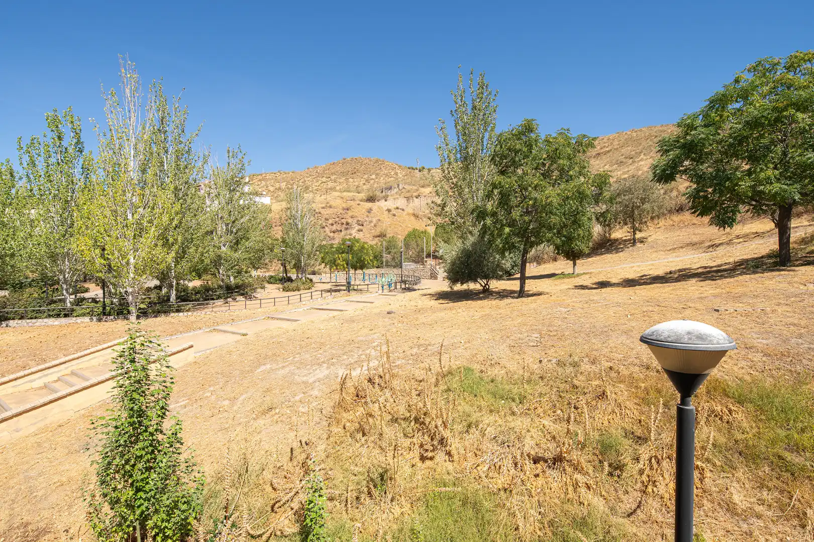 Casa adosada en venta en Granada con Calefacción, Jardín privado y Terraza