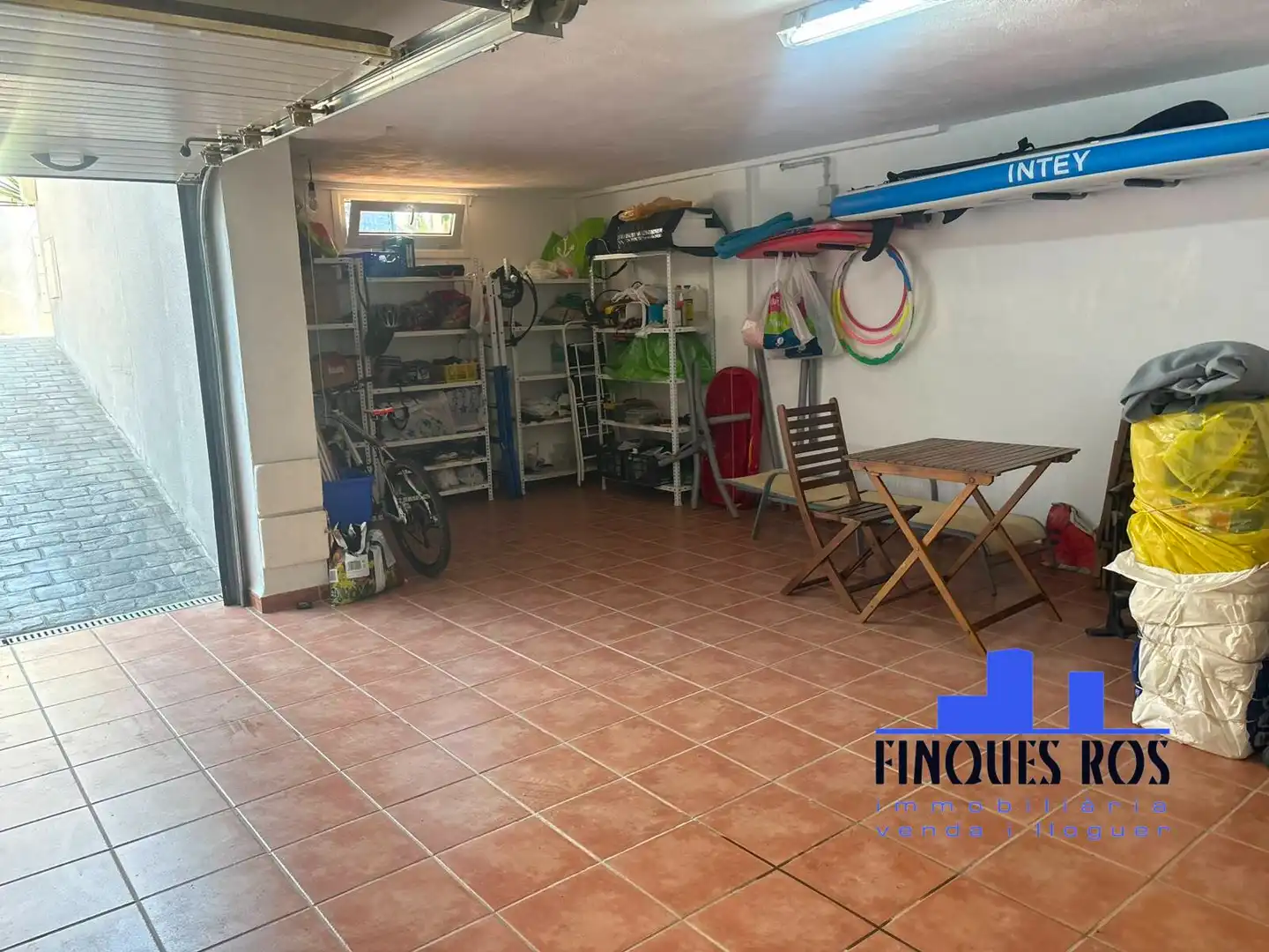 Einfamilien-Reihenhaus zum Verkauf in Vinaròs mit Klimaanlage, Terrasse und Schwimmbad