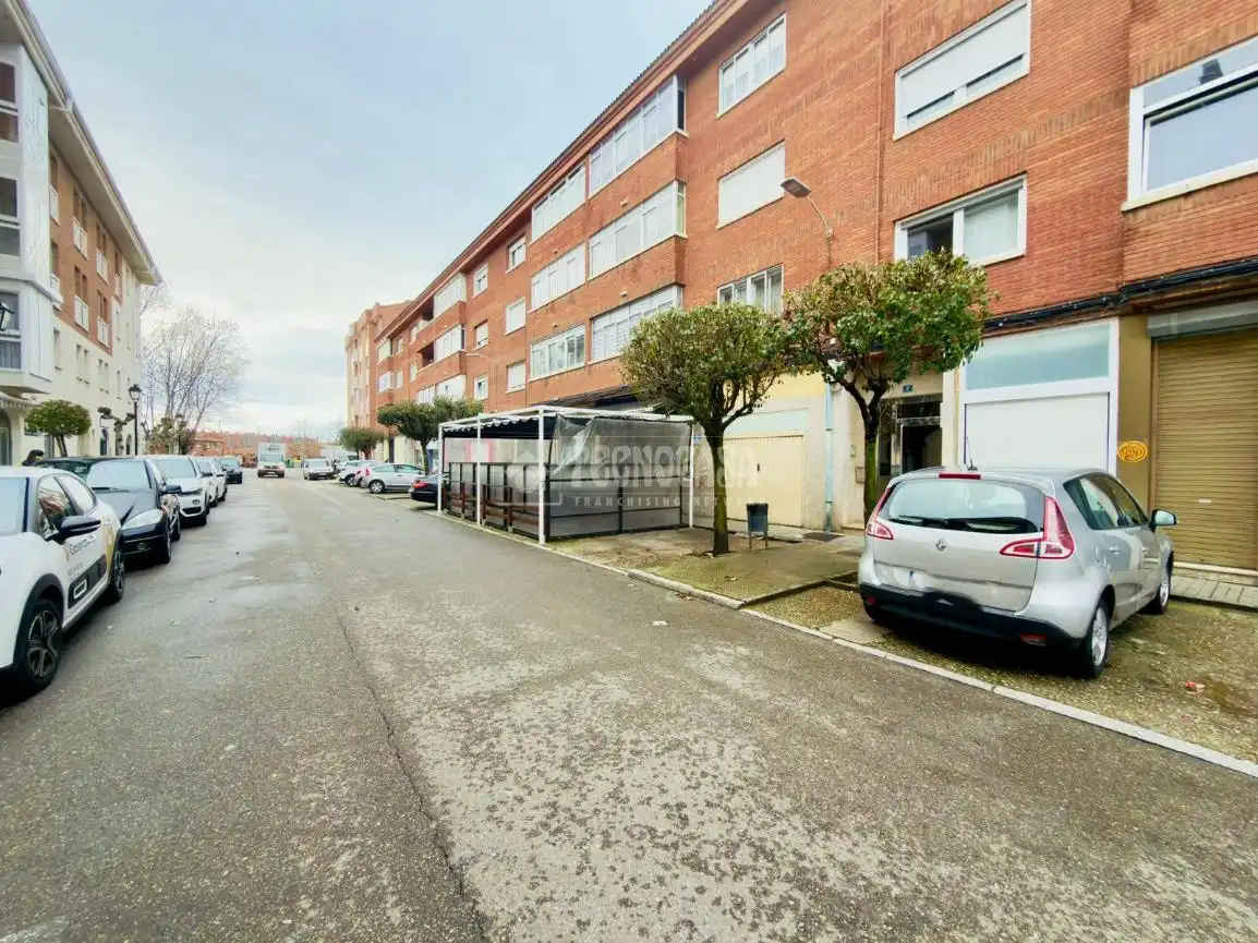 Local comercial en venta en Laguna de Duero, imagen 2