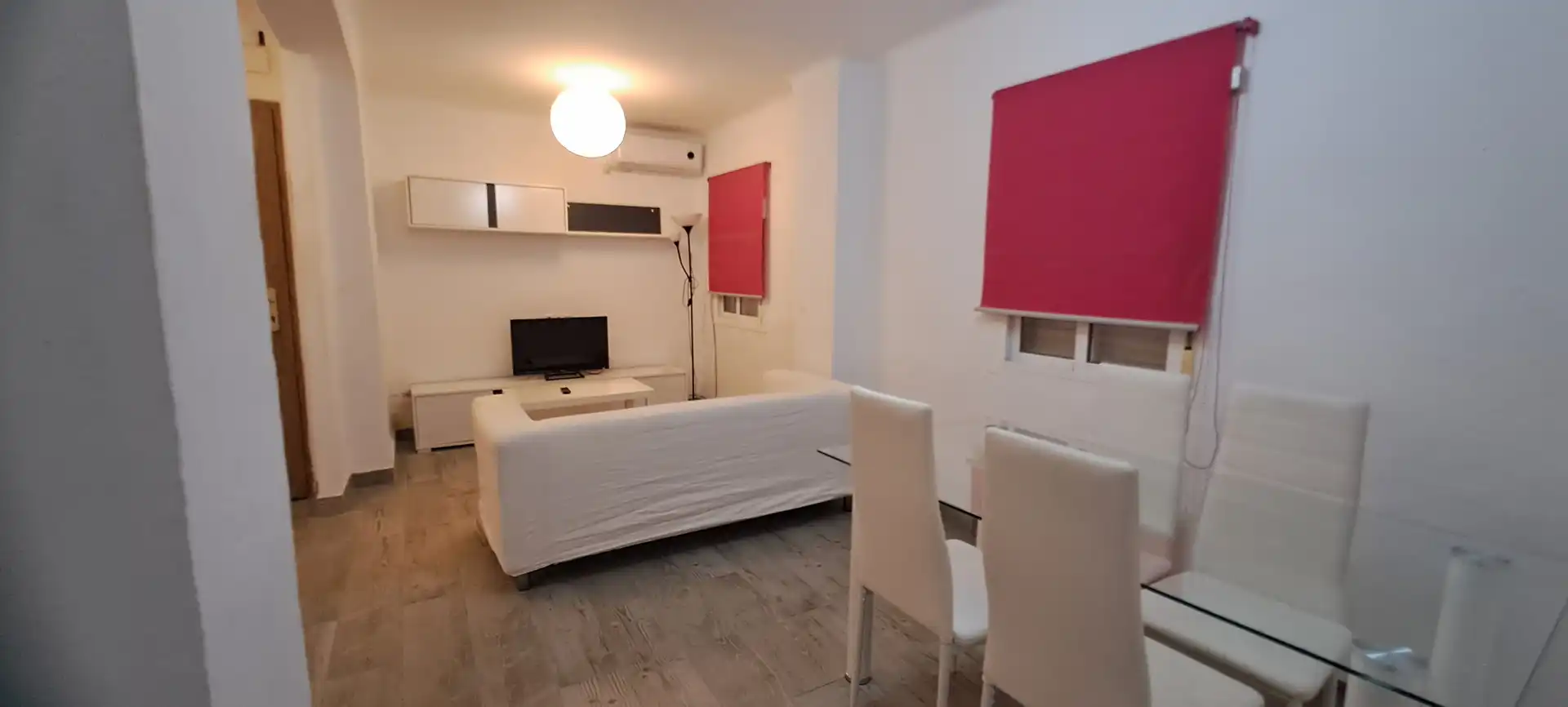 Flat for rent in Avenida Virgen del Rocío, Centro - Doña Mercedes