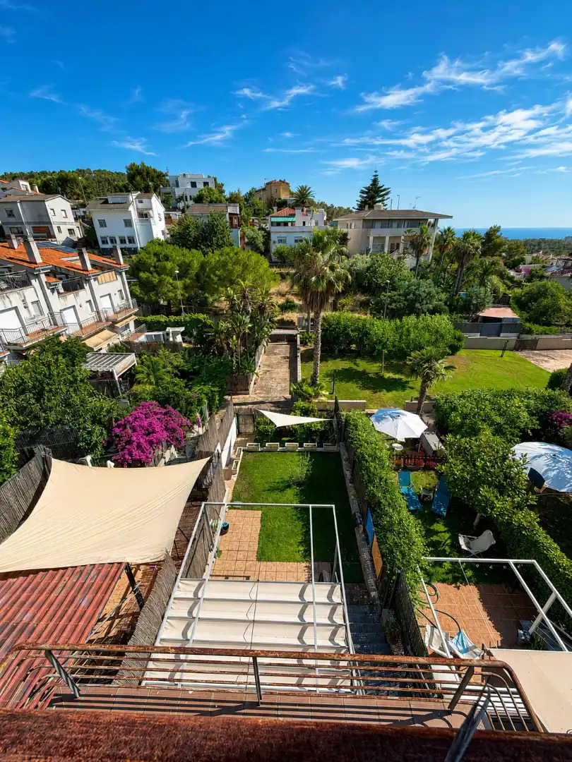Jardí de Casa adosada en venda en Sitges amb Aire condicionat, Calefacció i Jardí privat