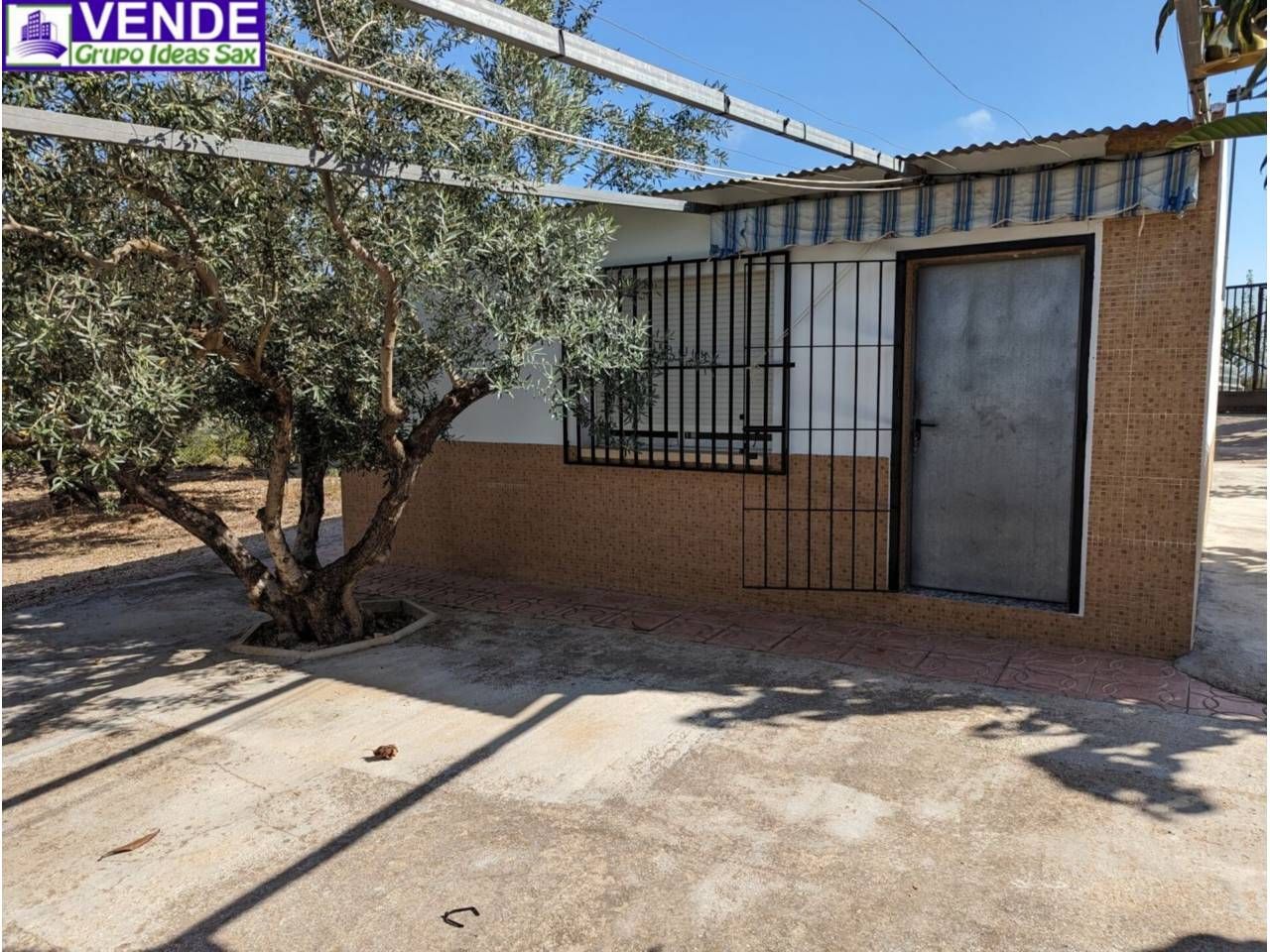 Vista exterior de Finca rústica en venda en Elda amb Jardí privat