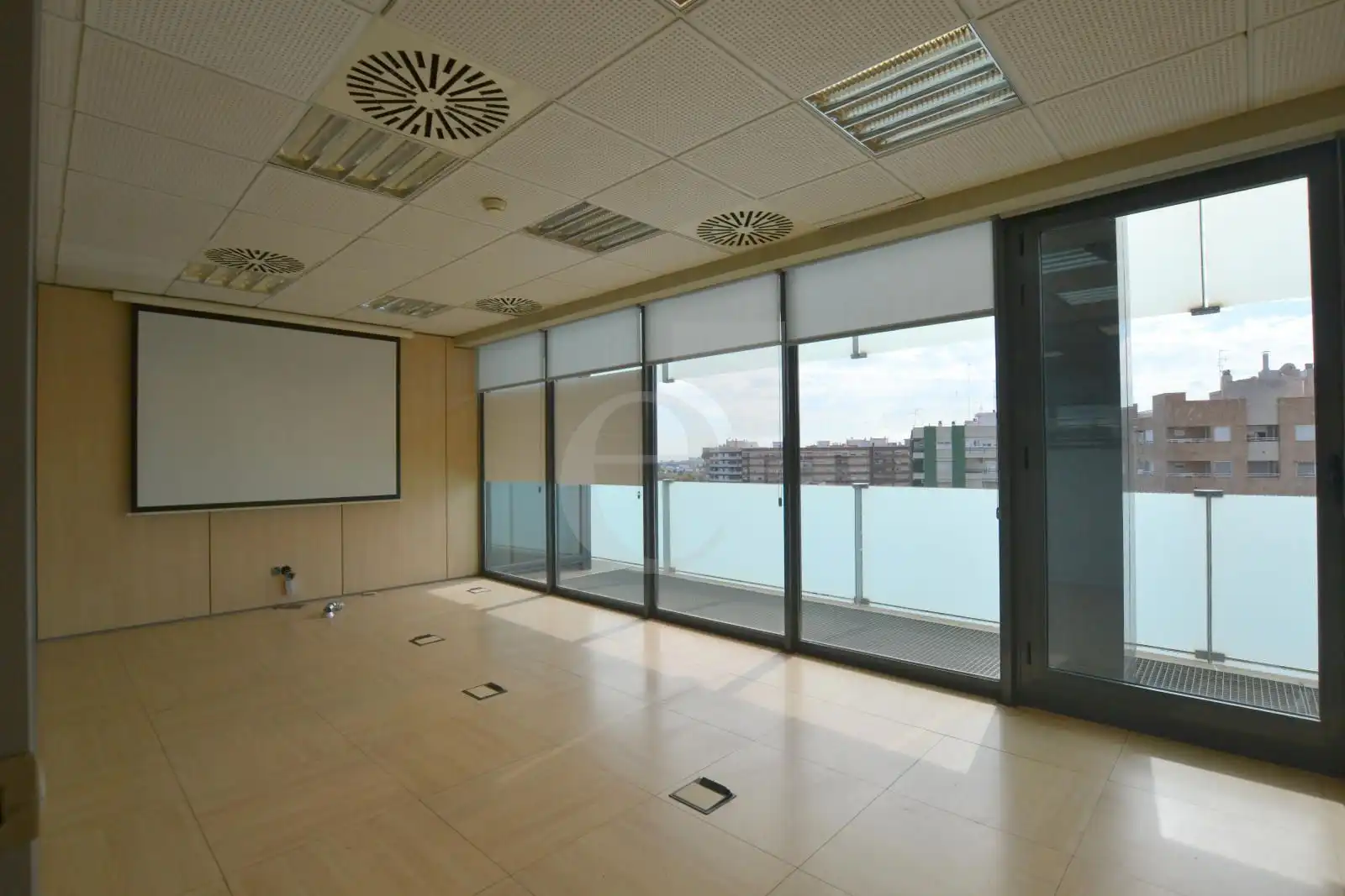 Büro zur Miete in Valencia mit Klimaanlage und Heizung